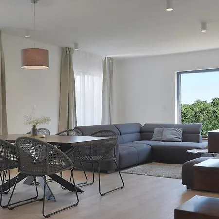 Omnia Holiday home *